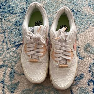 Nike Women's Air Max 90 SE Shoes, Sail/Phantom/White Onyx/Arctic, 7, never worn